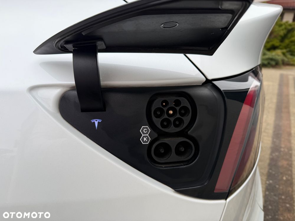 Tesla Model Y Long Range AWD - 20