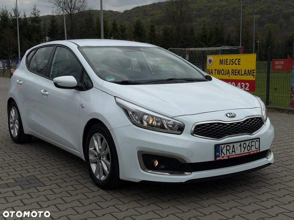 Kia Ceed 1.4 CVVT Dream Team Edition - 35