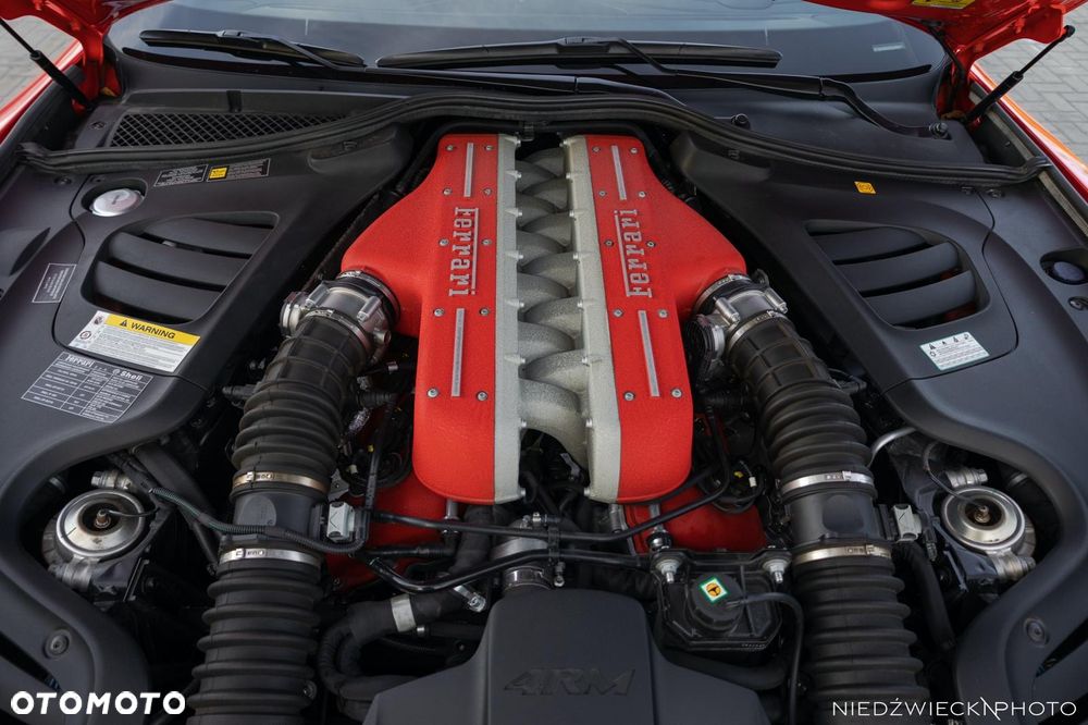 Ferrari GTC4Lusso - 36