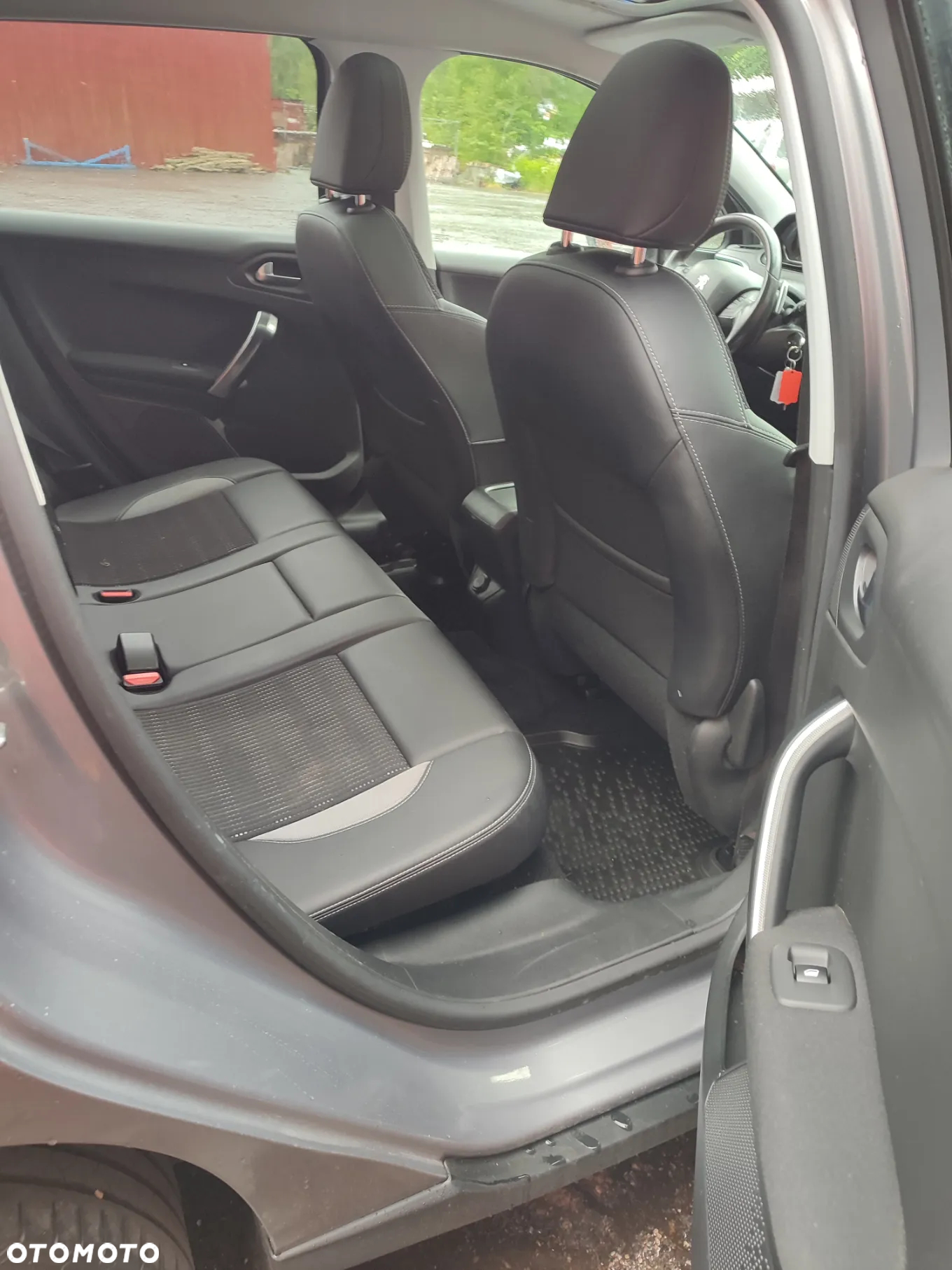 Peugeot 2008 1.6 e-HDi Active S&S - 16