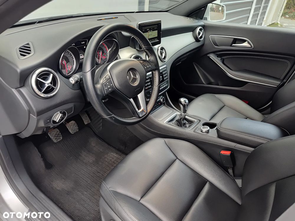 Mercedes-Benz CLA 180 UrbanStyle Edition - 7