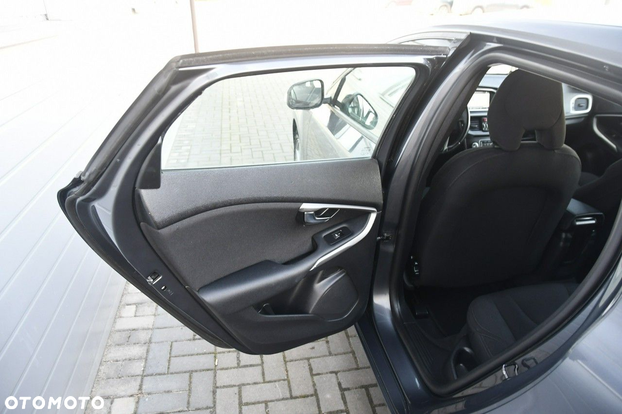 Volvo V40 - 15