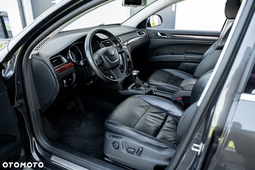 Skoda Superb 2.0 TDI Comfort DSG - 17