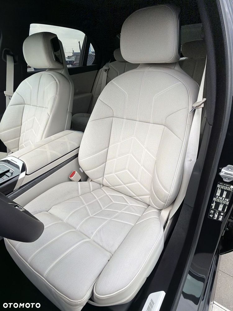 BMW Seria 7 - 28