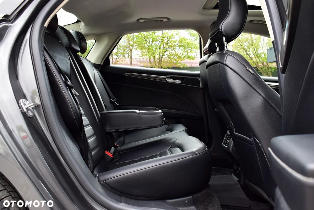 Ford Fusion 2.0 EcoBoost Titanium - 8