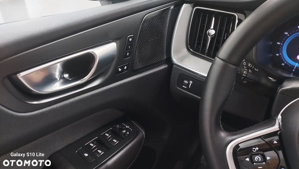 Volvo XC 60 B4 D Geartronic RDesign - 23