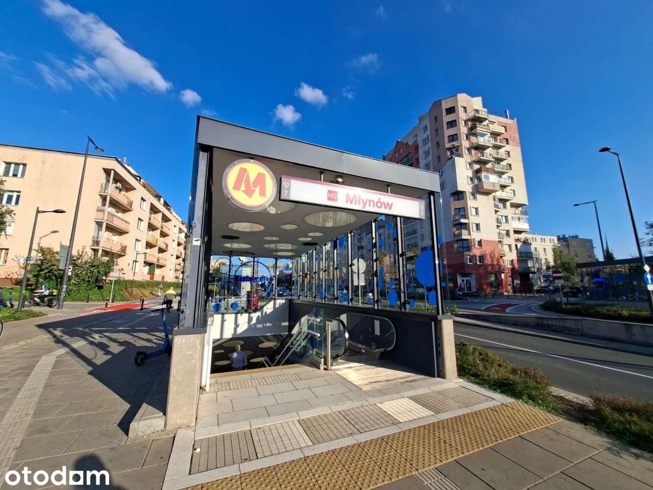 Mieszkanie po kapitalnym remoncie obok Metra, 3 niezależne pokoje !
