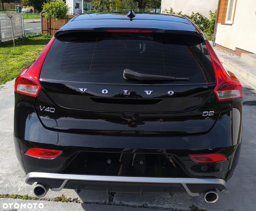 Volvo V40 D2 Drive-E R-Design Momentum - 17