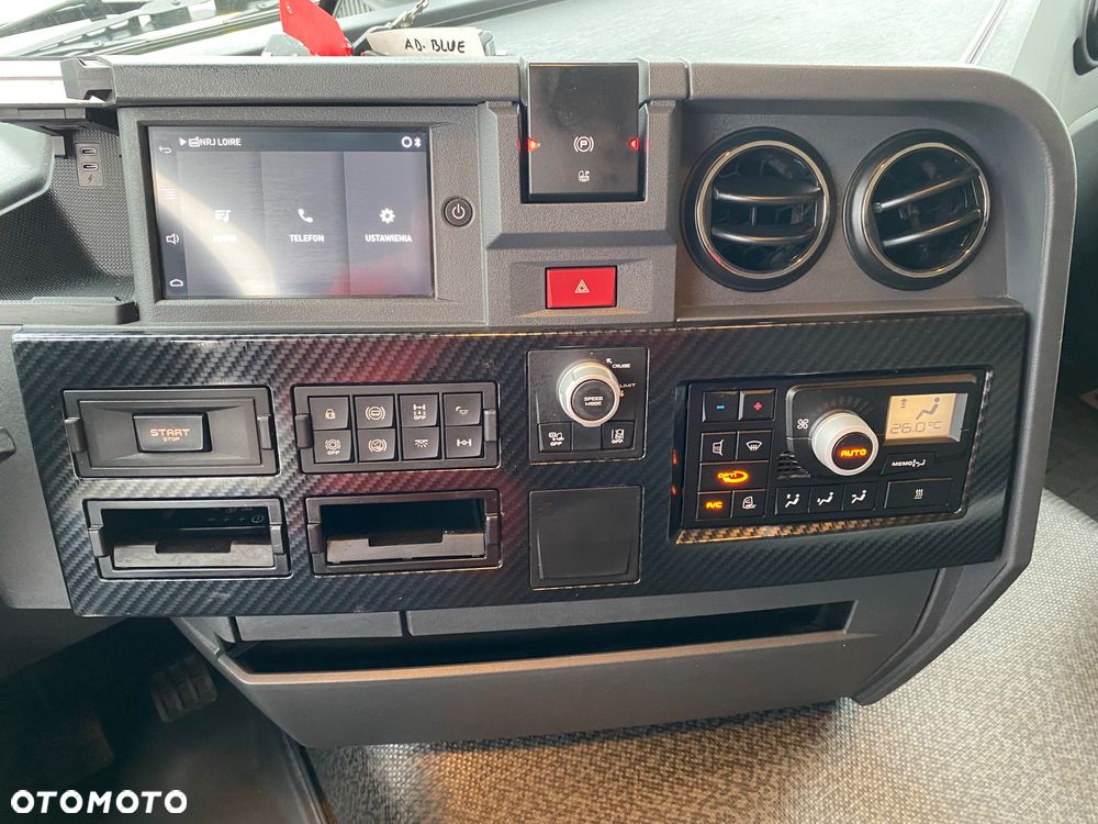 Renault T480 Sleeper Cab - 12