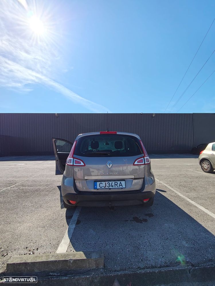 Renault Scenic 2011 photo 2