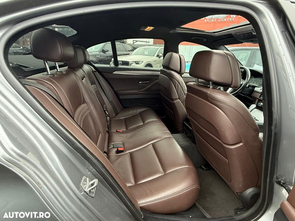 BMW Seria 5 528i xDrive - 11