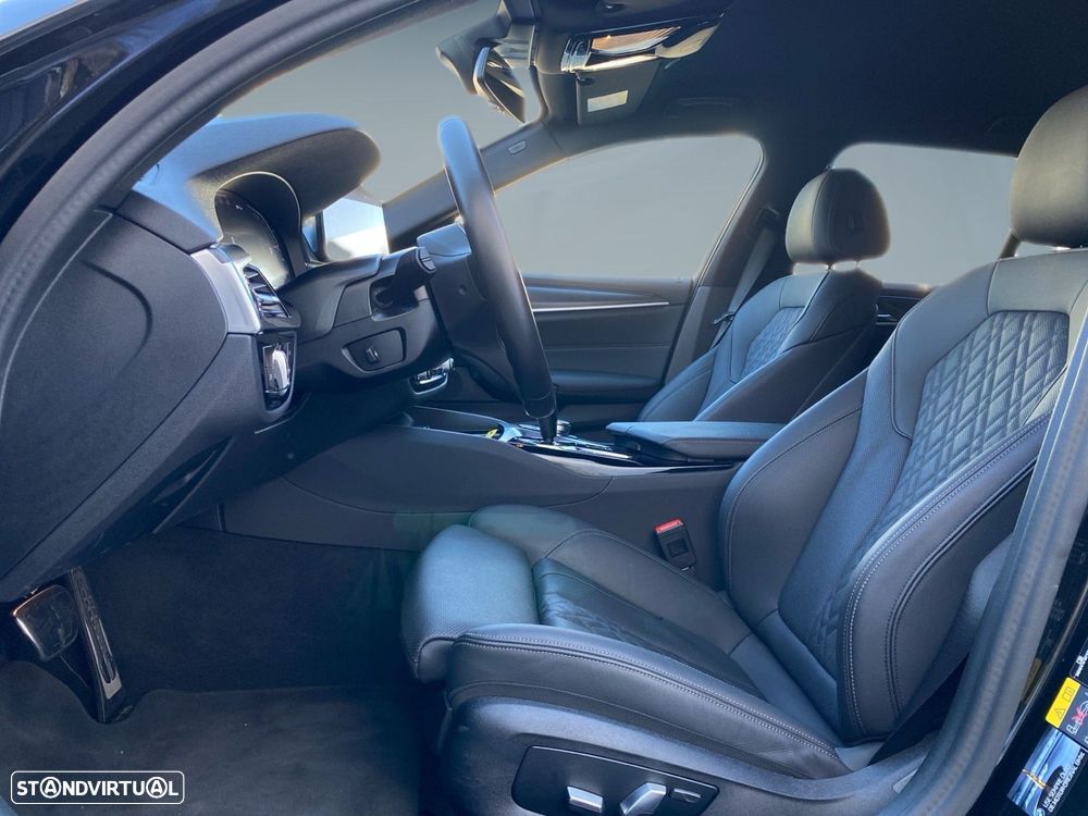BMW 530 e Pack Desportivo M - 4