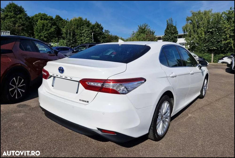 Toyota Camry 2.5 Hybrid Dynamic - 3