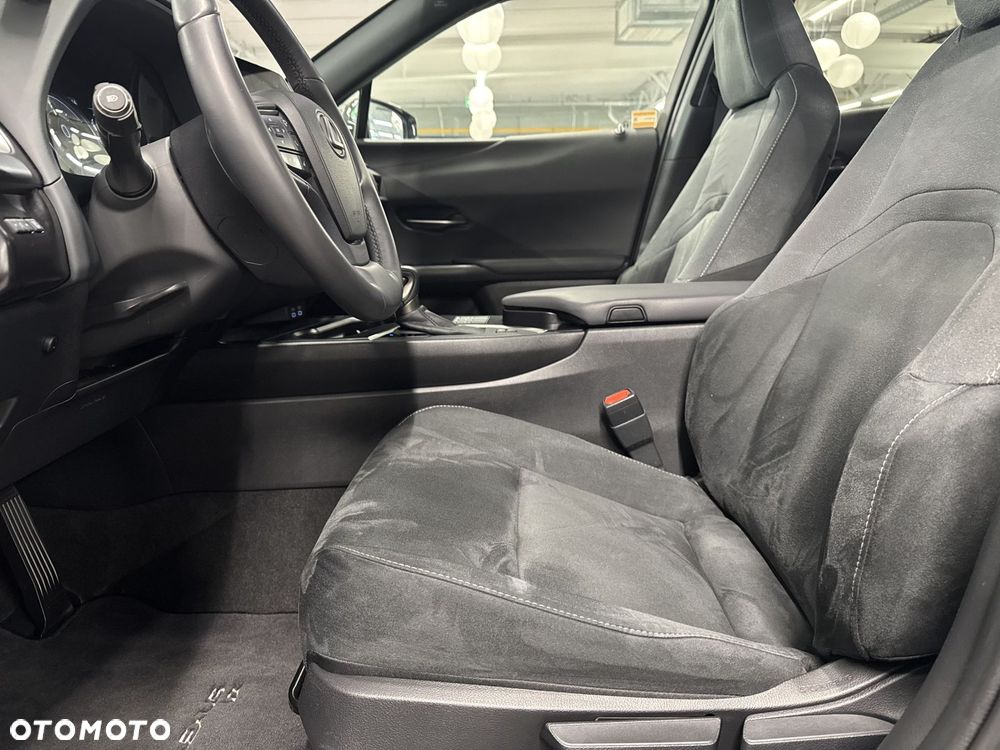 Lexus UX 250h GPF Business 2WD - 15