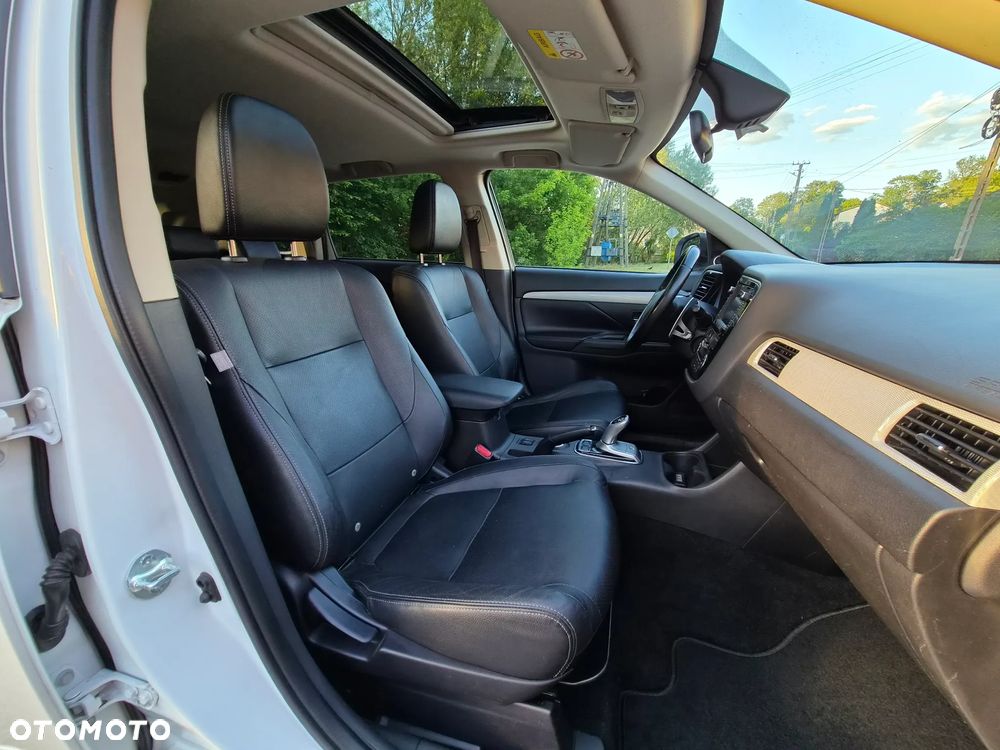 Mitsubishi Outlander - 28