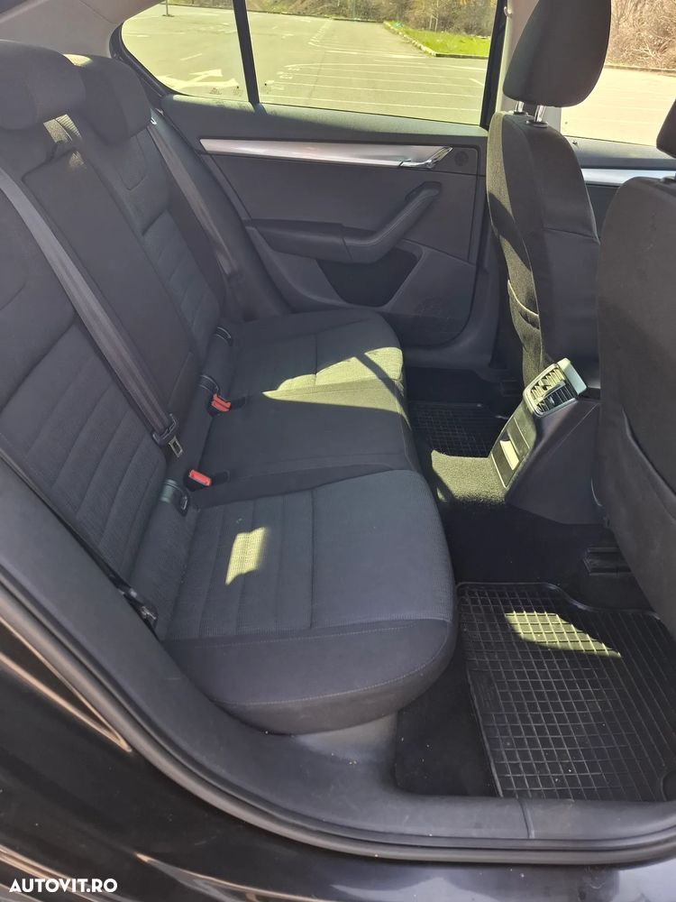Skoda Octavia 1.6 TDI ELEGANCE - 12