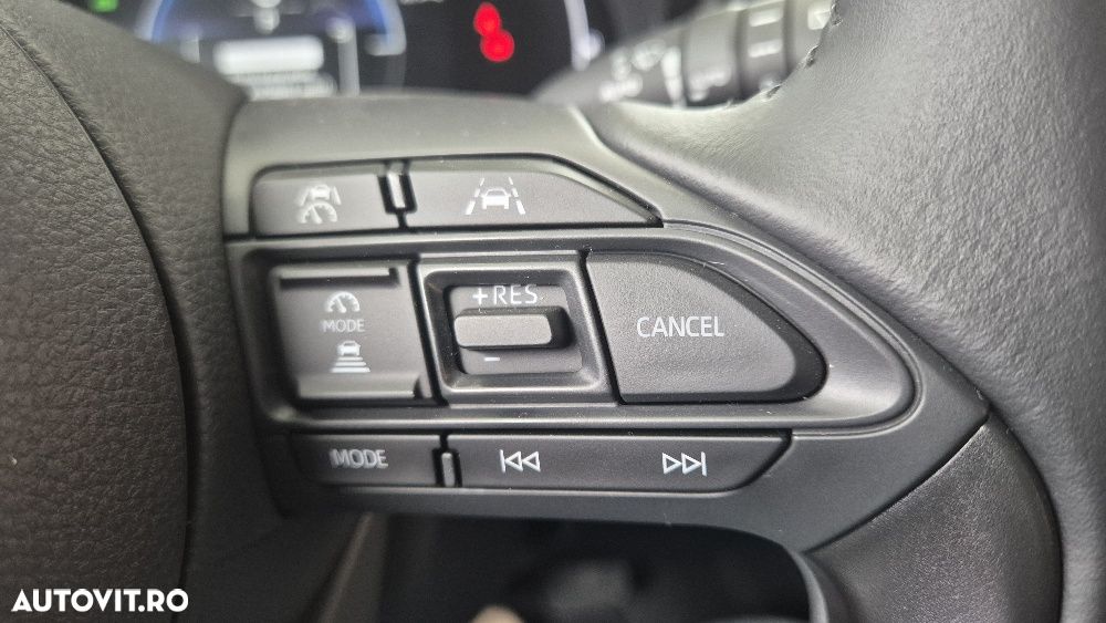 Toyota Yaris 1.5 VVT-i HSD Dynamic - 24