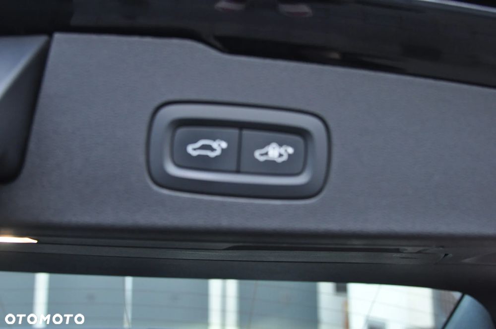 Volvo V60 D4 R-Design - 12