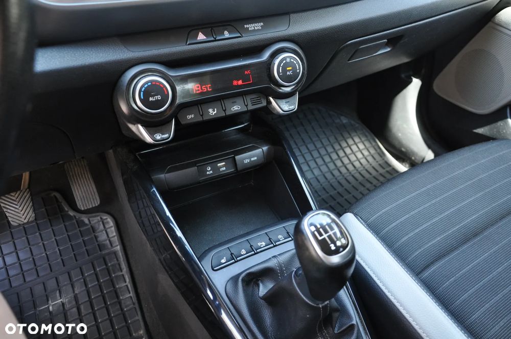 Kia Stonic 1.6 CRDi SCR L - 22