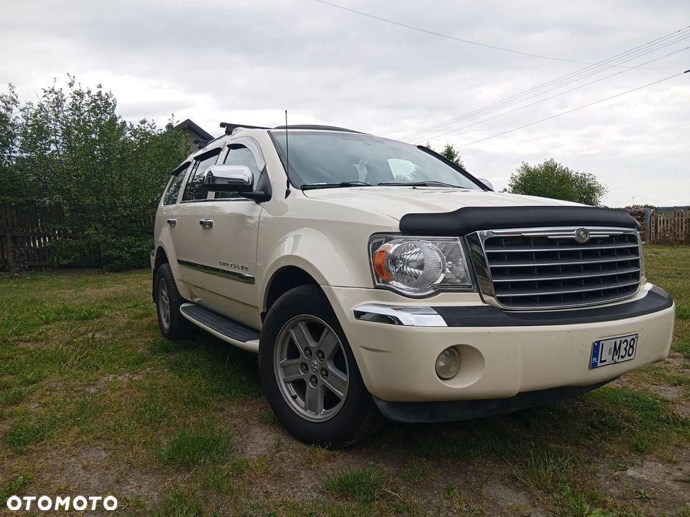 Chrysler Aspen - 13