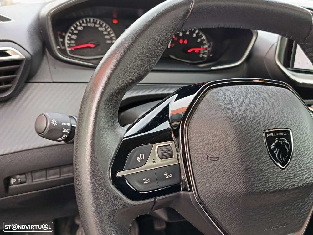 Peugeot 208 1.2 PureTech Active Pack - 12