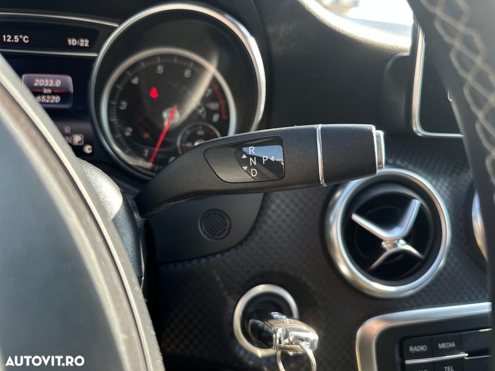 Mercedes-Benz A 180 7G-DCT Urban - 35