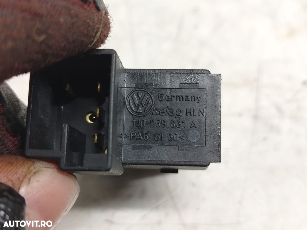 Buton portbagaj 1j0959831a Volkswagen VW Passat B5.5 [facelift] [2000 - 2