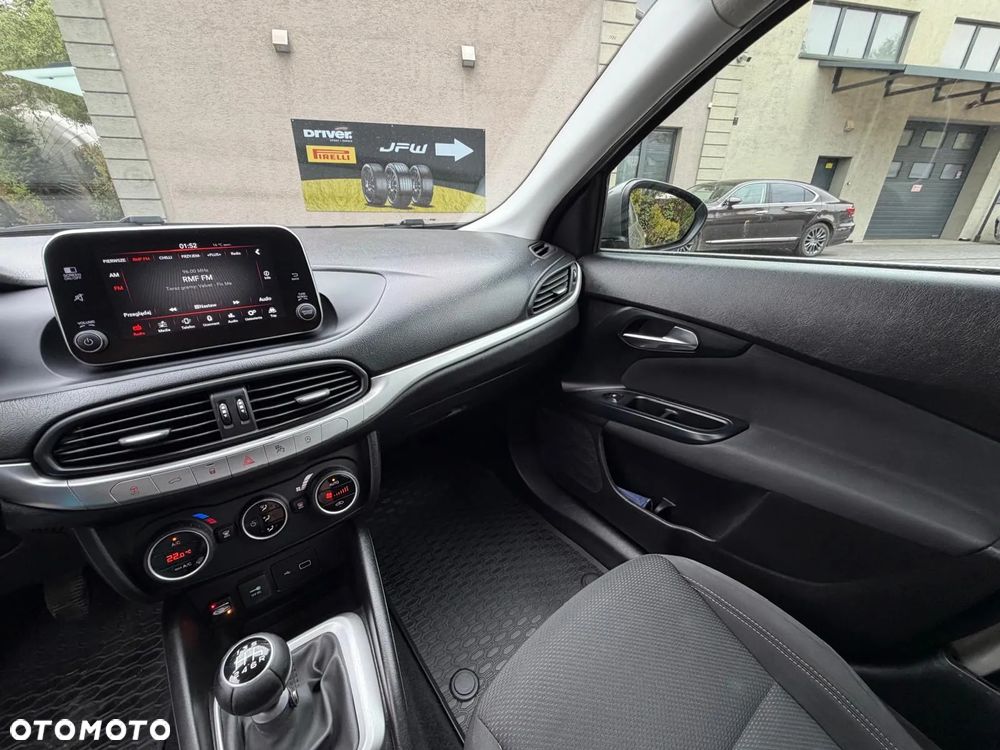 Fiat Tipo 1.4 16v Lounge EU6d - 20