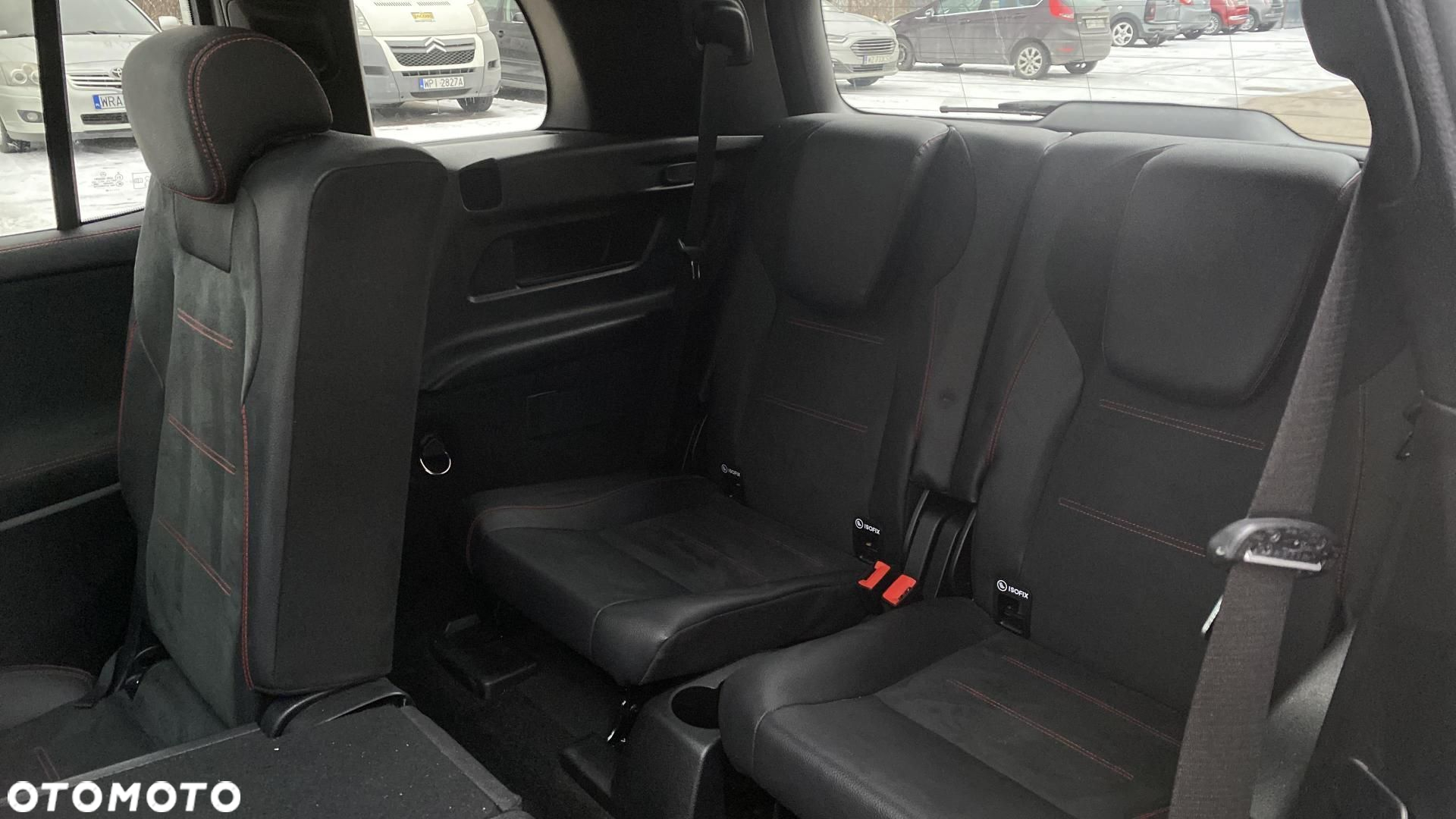Mercedes-Benz GLB - 24