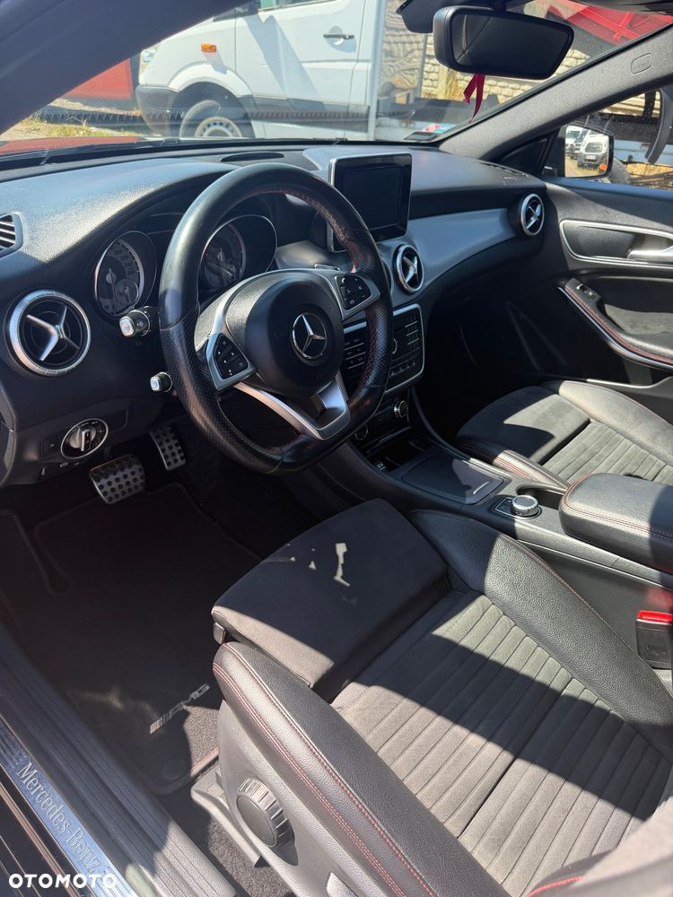Mercedes-Benz CLA 200 7G-DCT AMG Line - 10