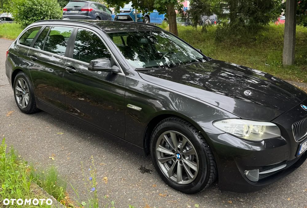 BMW Seria 5 525d xDrive - 7