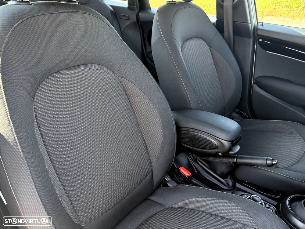 MINI 5 Portas Cooper Premium Plus JCW Auto - 47