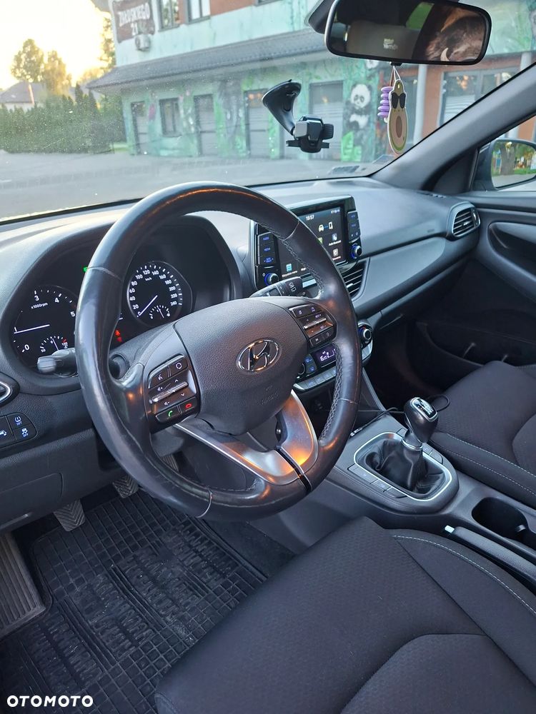 Hyundai i30 1.6 D Classic + - 11