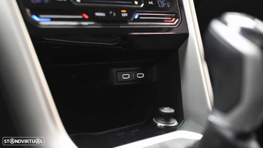 VW T-Roc 1.5 TSI OPF DSG Move - 32