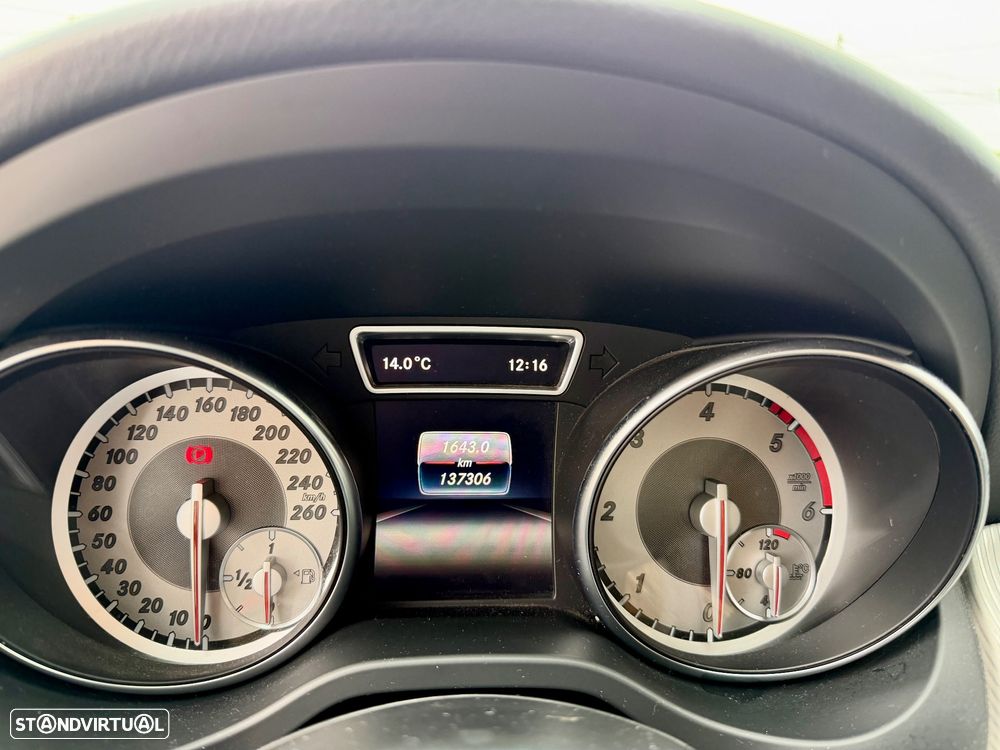 Mercedes-Benz GLA 180 CDI Urban - 11