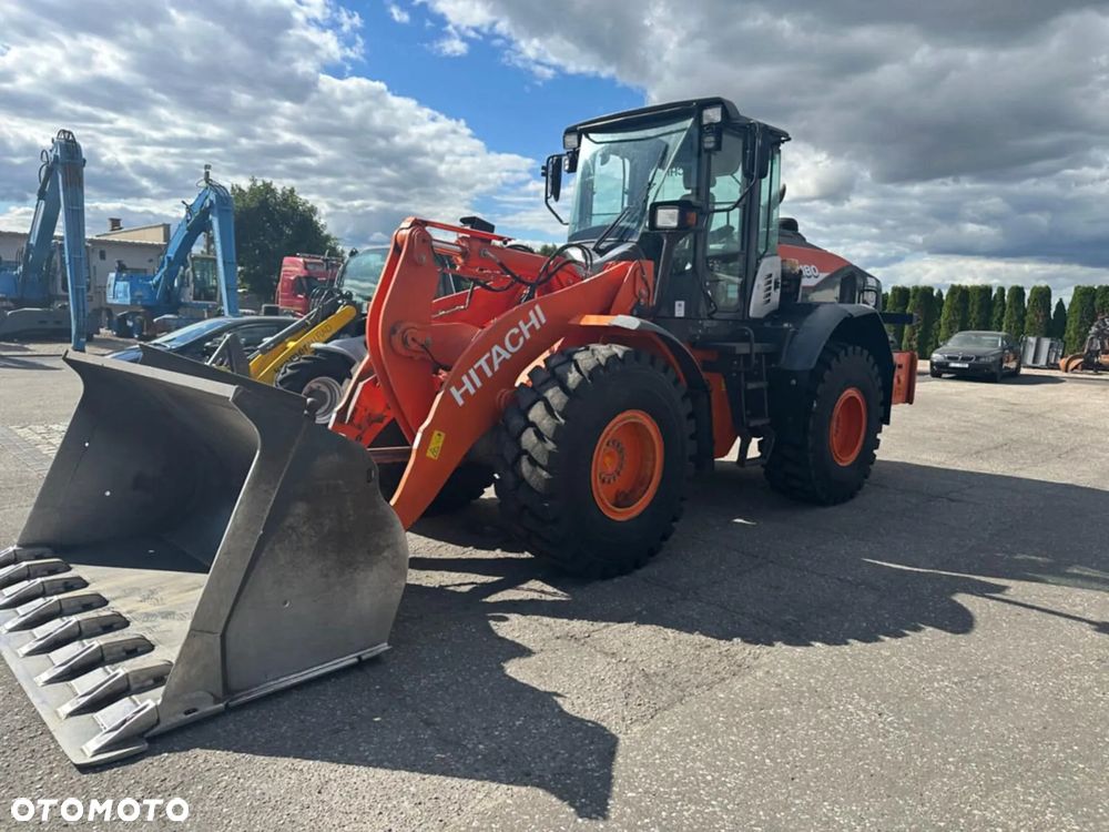 Hitachi ZW 180 - 4
