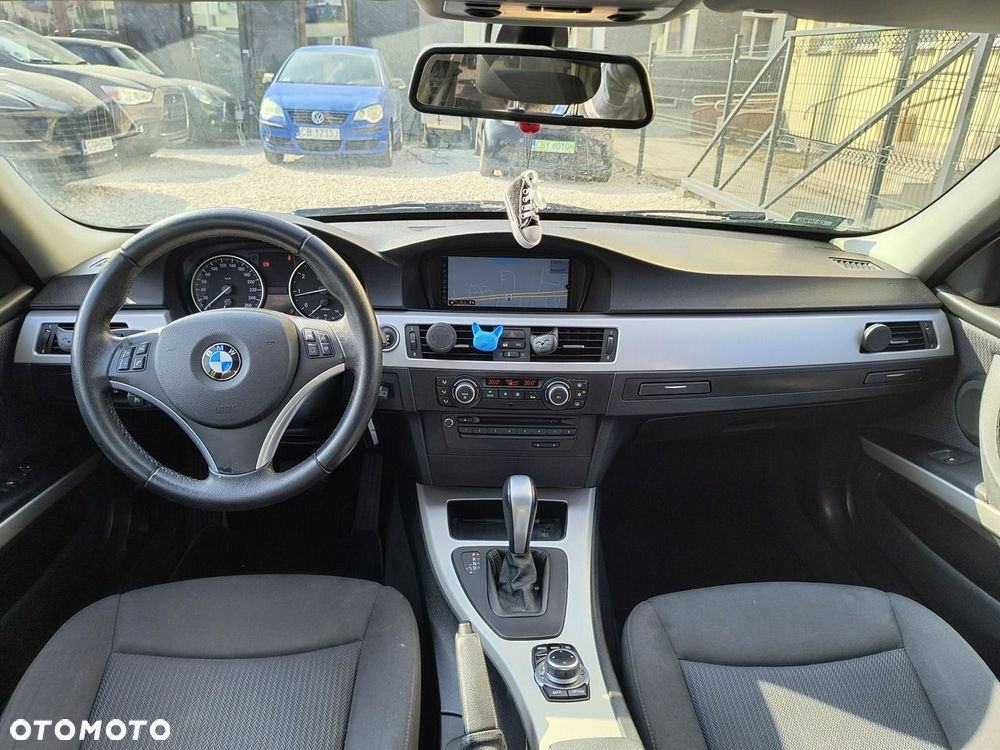 BMW Seria 3 318i - 8