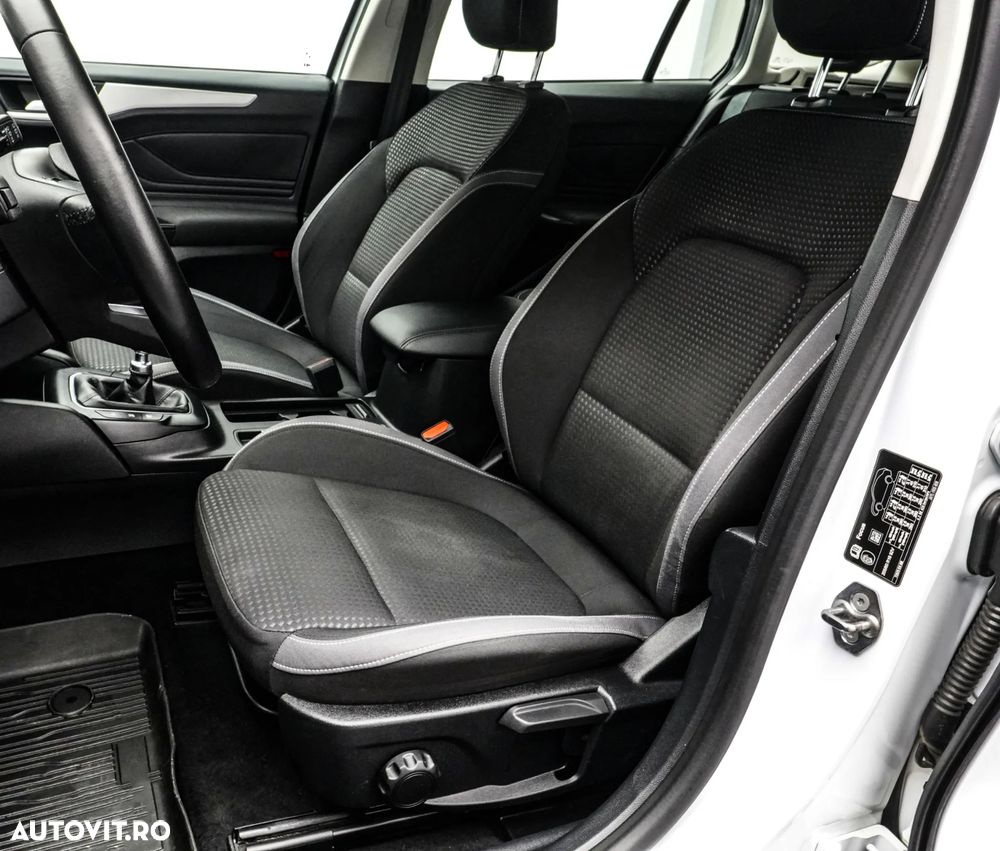 Ford Focus 1.5 EcoBlue Titanium Business - 13
