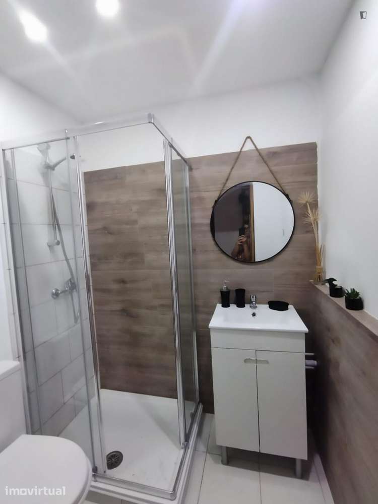 Quarto - localizado em Alta de Santa Clara Coimbra - Grande imagem: 4/19