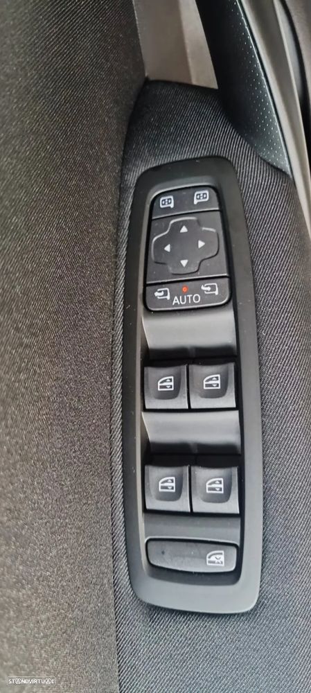 Renault Mégane 1.5 Blue dCi Intens - 8