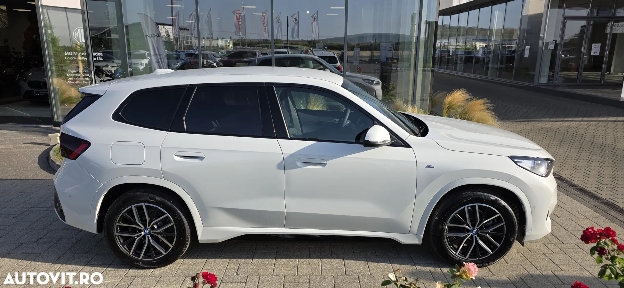 BMW iX1 eDrive20 M Sportpaket - 2