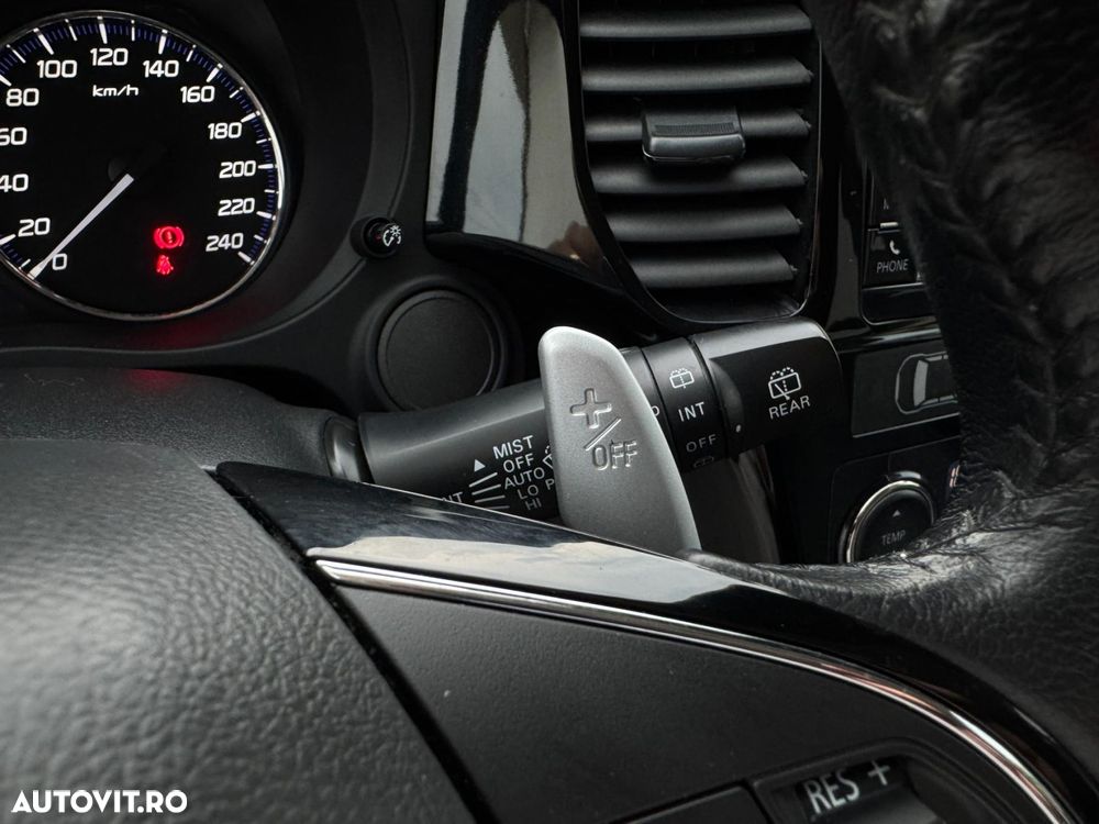 Mitsubishi Outlander - 14