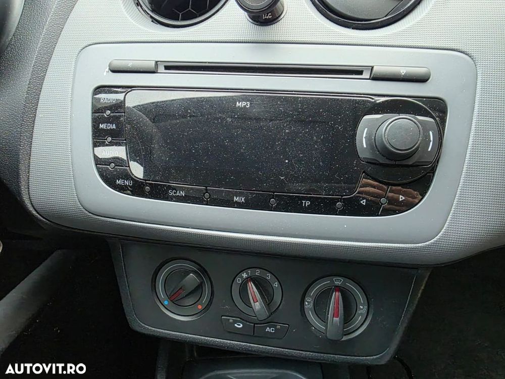 RADIO CD SEAT IBIZA 6J - 1
