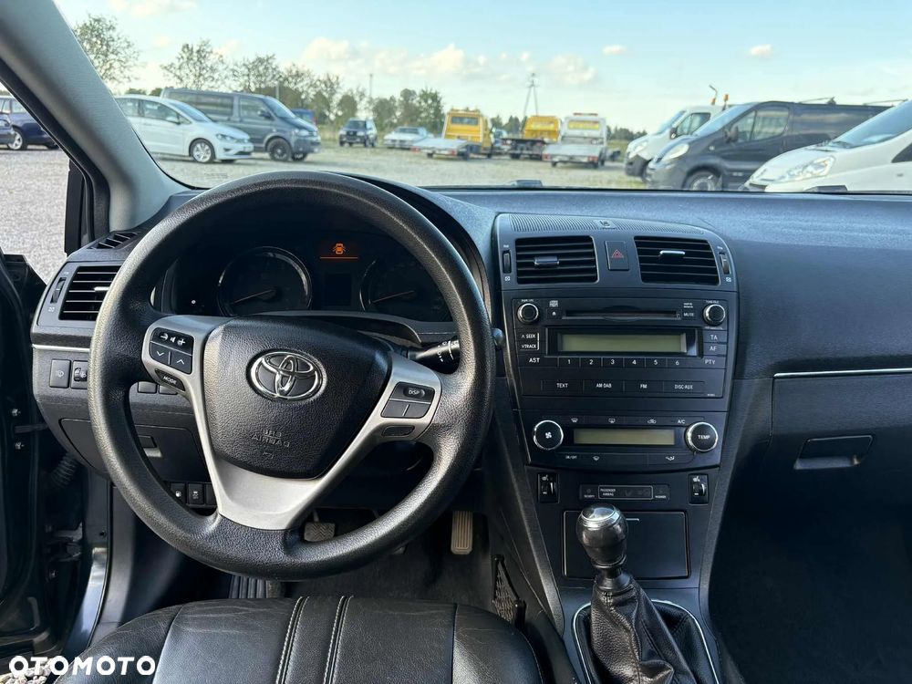 Toyota Avensis 1.6 Luna - 6