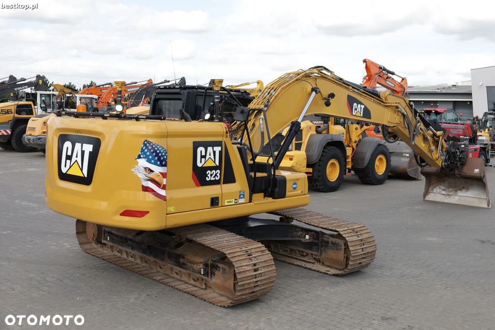 Caterpillar 323 - 39