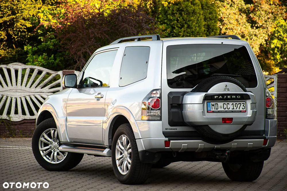 Mitsubishi Pajero 3.2 DI-D Automatik Limited Edition - 3