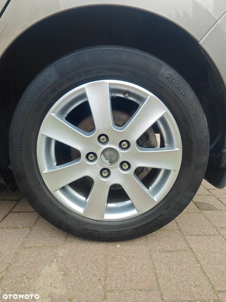 Toyota Auris 1.6 Premium - 20