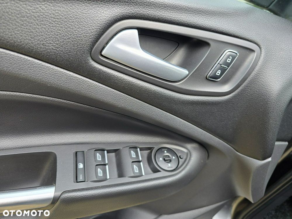 Ford Kuga 2.0 TDCi 4WD Titanium - 24