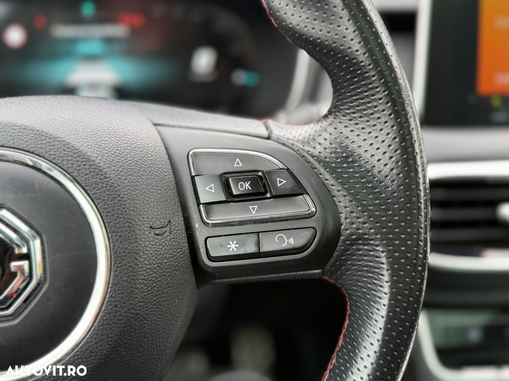 MG EHS 1.5T-GDI PHEV Luxury - 16