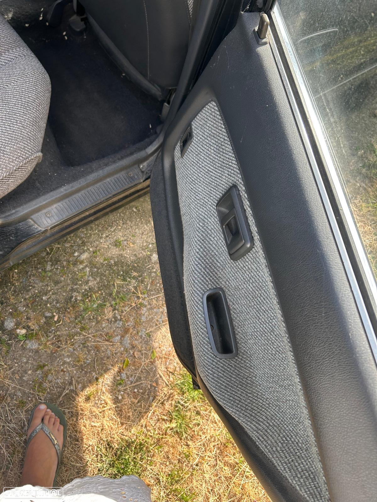 Toyota Corolla Liftback 1.3 Gold Line - 6
